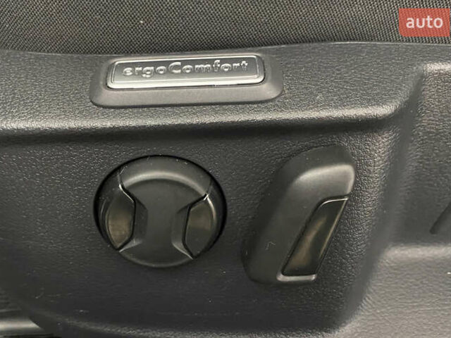 Серый Фольксваген Пассат, объемом двигателя 1.97 л и пробегом 197 тыс. км за 18950 $, фото 7 на Automoto.ua