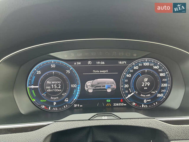 Сірий Фольксваген Пассат, об'ємом двигуна 1.4 л та пробігом 226 тис. км за 19499 $, фото 17 на Automoto.ua