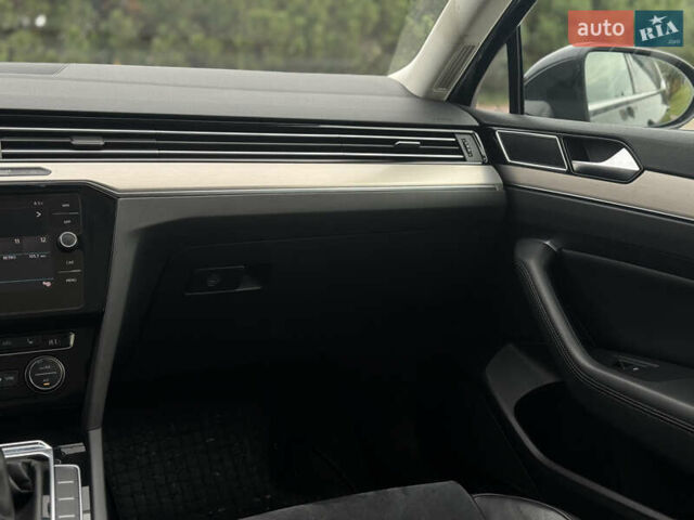 Сірий Фольксваген Пассат, об'ємом двигуна 1.97 л та пробігом 276 тис. км за 13999 $, фото 31 на Automoto.ua