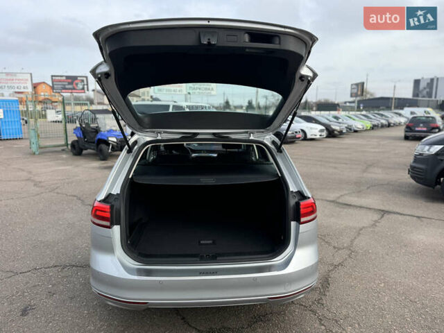 Серый Фольксваген Пассат, объемом двигателя 1.97 л и пробегом 207 тыс. км за 17300 $, фото 28 на Automoto.ua