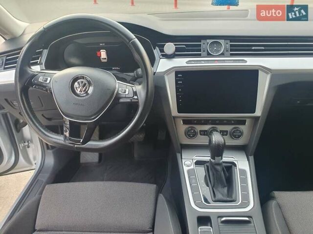 Серый Фольксваген Пассат, объемом двигателя 1.98 л и пробегом 296 тыс. км за 16000 $, фото 11 на Automoto.ua