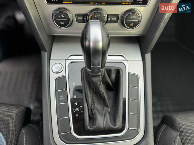 Серый Фольксваген Пассат, объемом двигателя 1.97 л и пробегом 207 тыс. км за 17300 $, фото 64 на Automoto.ua