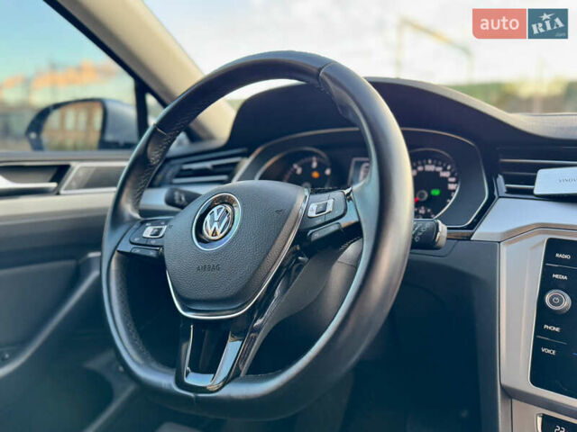 Серый Фольксваген Пассат, объемом двигателя 1.97 л и пробегом 159 тыс. км за 21500 $, фото 13 на Automoto.ua