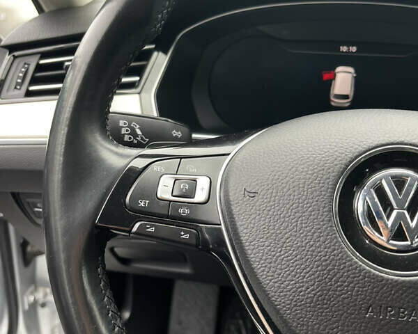 Серый Фольксваген Пассат, объемом двигателя 1.97 л и пробегом 242 тыс. км за 17700 $, фото 10 на Automoto.ua