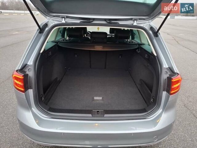 Серый Фольксваген Пассат, объемом двигателя 1.97 л и пробегом 214 тыс. км за 17400 $, фото 10 на Automoto.ua