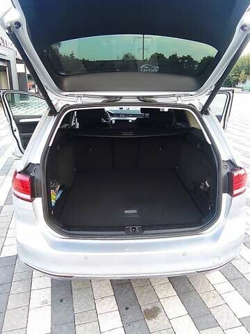 Сірий Фольксваген Пассат, об'ємом двигуна 2 л та пробігом 186 тис. км за 23018 $, фото 28 на Automoto.ua