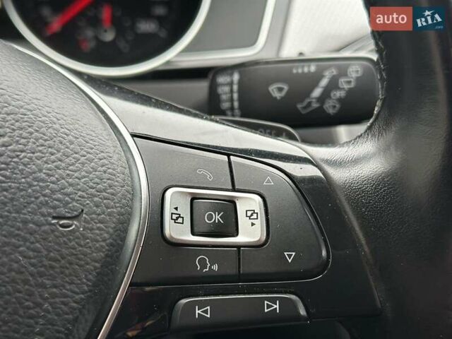 Фольксваген Пассат 2018 в Черкассах на Automoto.ua Серый Фольксваген Пассат, объемом двигателя 2 л и пробегом 178 тыс. км за 21900 $, фото 23 на Automoto.ua