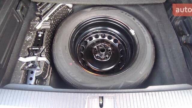 Сірий Фольксваген Пассат, об'ємом двигуна 2 л та пробігом 186 тис. км за 23018 $, фото 29 на Automoto.ua