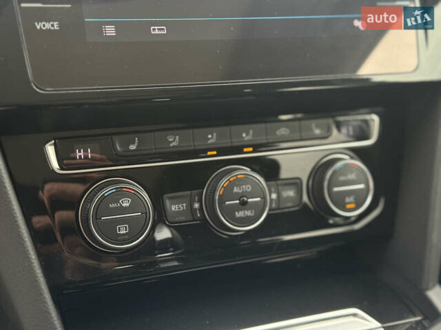 Сірий Фольксваген Пассат, об'ємом двигуна 1.97 л та пробігом 276 тис. км за 13999 $, фото 22 на Automoto.ua