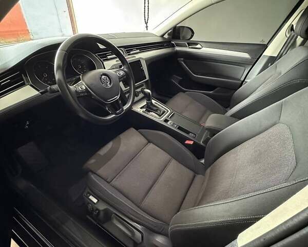 Серый Фольксваген Пассат, объемом двигателя 1.97 л и пробегом 206 тыс. км за 17500 $, фото 3 на Automoto.ua