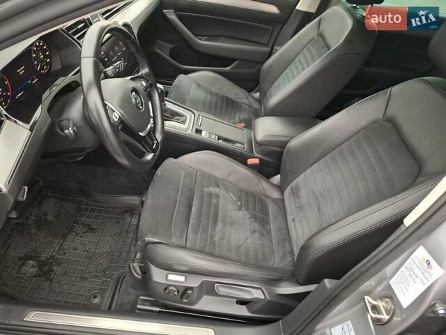 Серый Фольксваген Пассат, объемом двигателя 1.97 л и пробегом 214 тыс. км за 17400 $, фото 22 на Automoto.ua