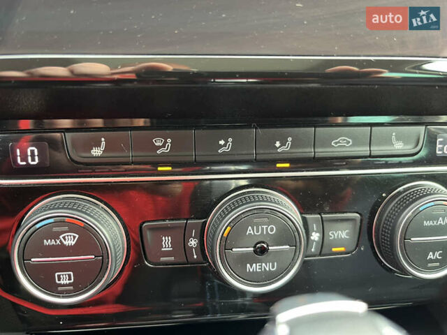 Сірий Фольксваген Пассат, об'ємом двигуна 1.4 л та пробігом 226 тис. км за 19499 $, фото 20 на Automoto.ua