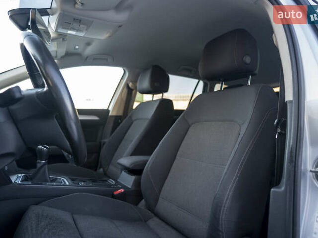 Сірий Фольксваген Пассат, об'ємом двигуна 1.6 л та пробігом 205 тис. км за 13600 $, фото 15 на Automoto.ua