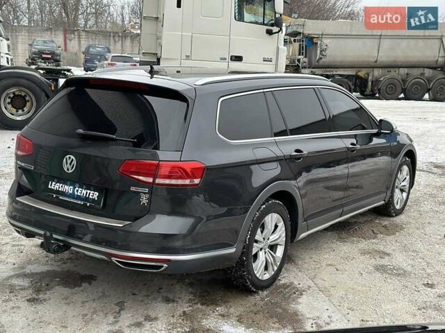 Фольксваген Пассат 2018 в Черкассах на Automoto.ua Серый Фольксваген Пассат, объемом двигателя 2 л и пробегом 178 тыс. км за 21900 $, фото 4 на Automoto.ua