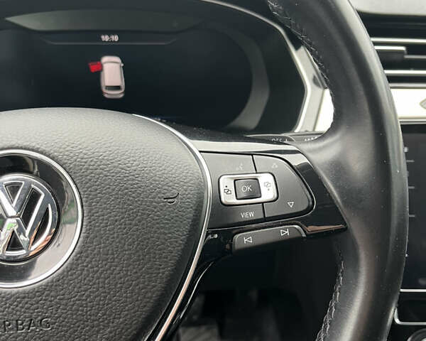 Серый Фольксваген Пассат, объемом двигателя 1.97 л и пробегом 242 тыс. км за 17700 $, фото 9 на Automoto.ua