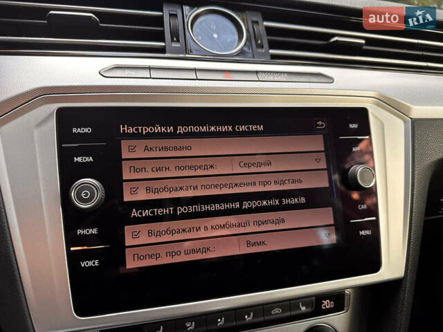 Серый Фольксваген Пассат, объемом двигателя 2 л и пробегом 200 тыс. км за 16500 $, фото 63 на Automoto.ua