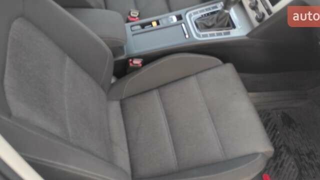 Сірий Фольксваген Пассат, об'ємом двигуна 2 л та пробігом 186 тис. км за 23018 $, фото 25 на Automoto.ua