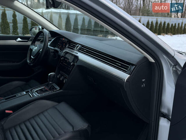 Сірий Фольксваген Пассат, об'ємом двигуна 1.6 л та пробігом 228 тис. км за 17000 $, фото 38 на Automoto.ua