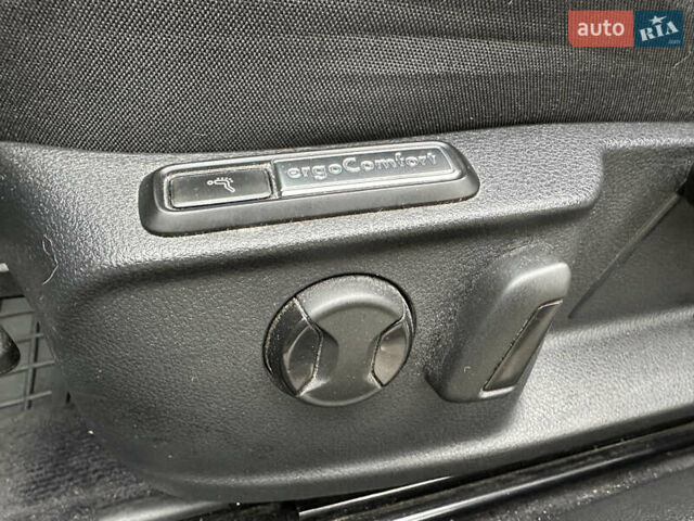 Серый Фольксваген Пассат, объемом двигателя 2 л и пробегом 205 тыс. км за 16500 $, фото 6 на Automoto.ua