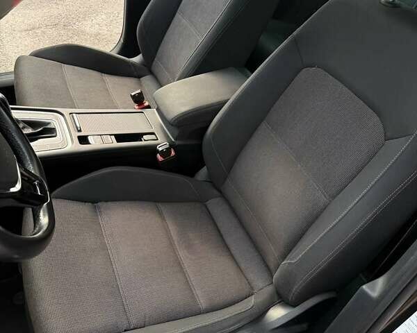 Фольксваген Пассат 2018 в Тернополе на Automoto.ua Серый Фольксваген Пассат, объемом двигателя 2 л и пробегом 195 тыс. км за 19900 $, фото 21 на Automoto.ua