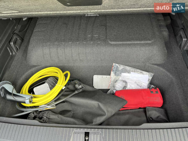 Сірий Фольксваген Пассат, об'ємом двигуна 1.4 л та пробігом 226 тис. км за 19499 $, фото 33 на Automoto.ua