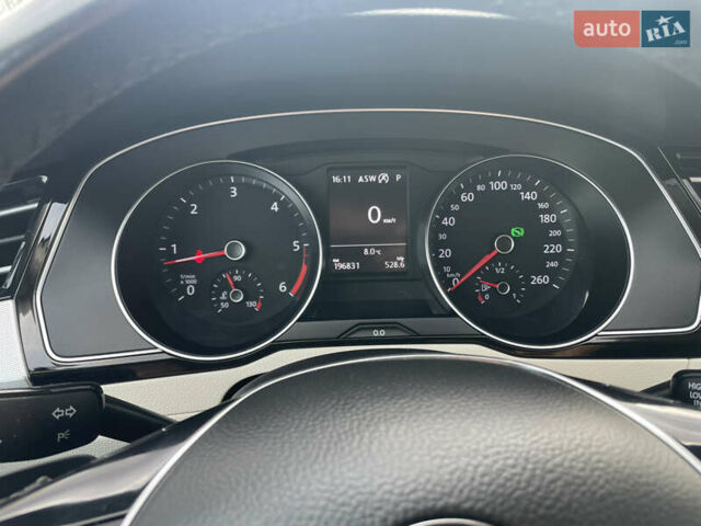 Сірий Фольксваген Пассат, об'ємом двигуна 2 л та пробігом 197 тис. км за 15999 $, фото 37 на Automoto.ua