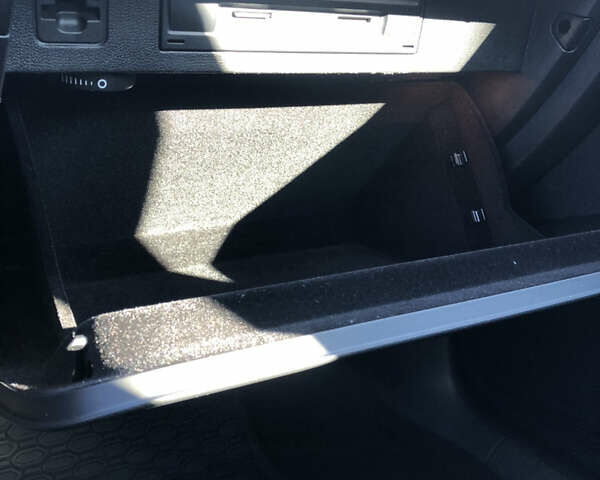 Серый Фольксваген Пассат, объемом двигателя 2 л и пробегом 160 тыс. км за 17600 $, фото 14 на Automoto.ua