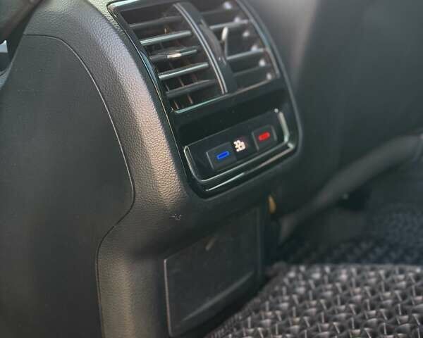 Фольксваген Пассат 2018 в Киеве на Automoto.ua Серый Фольксваген Пассат, объемом двигателя 1.97 л и пробегом 287 тыс. км за 19300 $, фото 23 на Automoto.ua