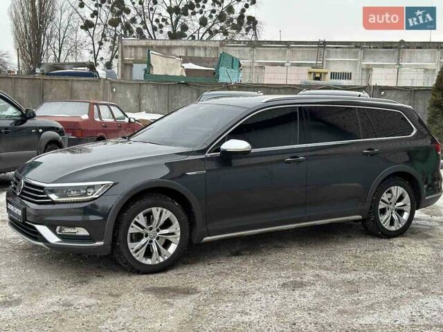 Фольксваген Пассат 2018 в Черкассах на Automoto.ua Серый Фольксваген Пассат, объемом двигателя 2 л и пробегом 178 тыс. км за 21900 $, фото 2 на Automoto.ua