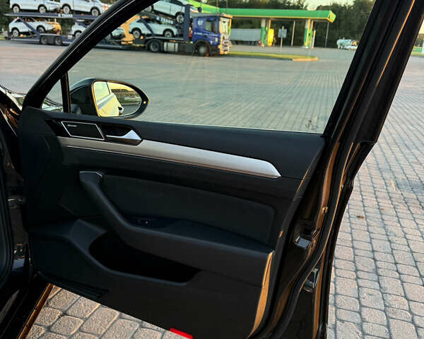 Сірий Фольксваген Пассат, об'ємом двигуна 1.97 л та пробігом 275 тис. км за 17300 $, фото 27 на Automoto.ua