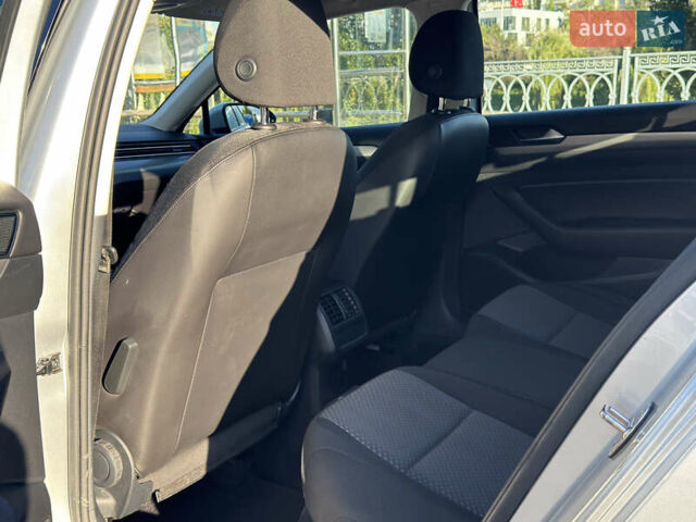 Серый Фольксваген Пассат, объемом двигателя 1.97 л и пробегом 176 тыс. км за 16800 $, фото 8 на Automoto.ua