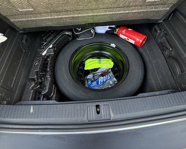 Сірий Фольксваген Пассат, об'ємом двигуна 1.97 л та пробігом 255 тис. км за 20000 $, фото 16 на Automoto.ua