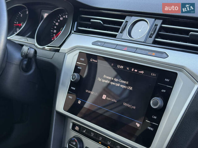 Сірий Фольксваген Пассат, об'ємом двигуна 1.97 л та пробігом 220 тис. км за 16800 $, фото 39 на Automoto.ua