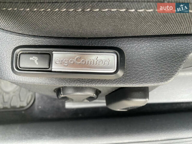 Серый Фольксваген Пассат, объемом двигателя 2 л и пробегом 241 тыс. км за 16900 $, фото 28 на Automoto.ua