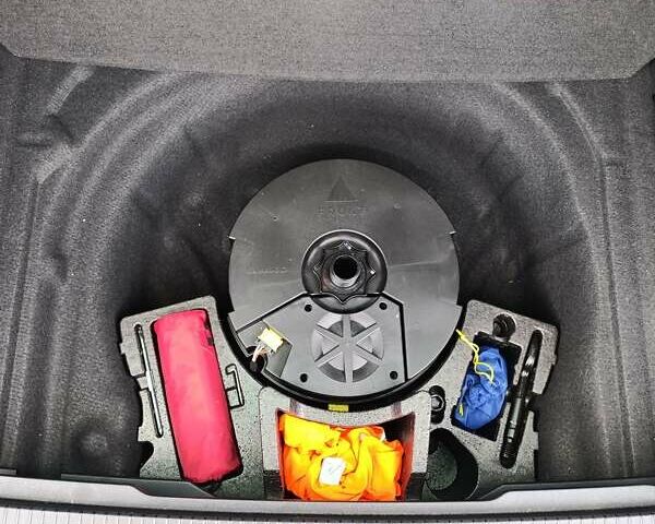 Сірий Фольксваген Пассат, об'ємом двигуна 1.97 л та пробігом 211 тис. км за 17800 $, фото 22 на Automoto.ua