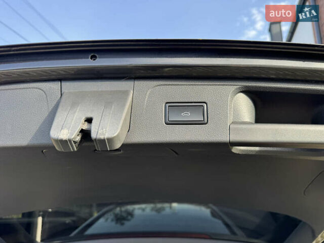 Серый Фольксваген Пассат, объемом двигателя 1.97 л и пробегом 262 тыс. км за 18400 $, фото 26 на Automoto.ua