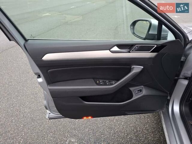 Серый Фольксваген Пассат, объемом двигателя 1.97 л и пробегом 214 тыс. км за 17400 $, фото 21 на Automoto.ua