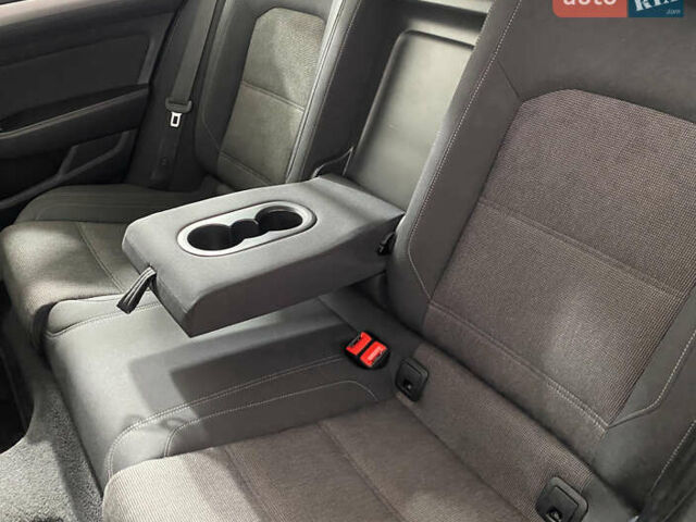 Серый Фольксваген Пассат, объемом двигателя 1.97 л и пробегом 197 тыс. км за 18950 $, фото 13 на Automoto.ua