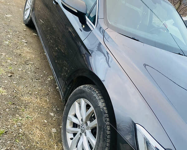 Серый Фольксваген Пассат, объемом двигателя 1.97 л и пробегом 277 тыс. км за 21000 $, фото 3 на Automoto.ua