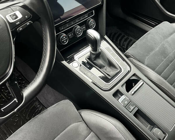 Серый Фольксваген Пассат, объемом двигателя 1.97 л и пробегом 242 тыс. км за 17700 $, фото 12 на Automoto.ua