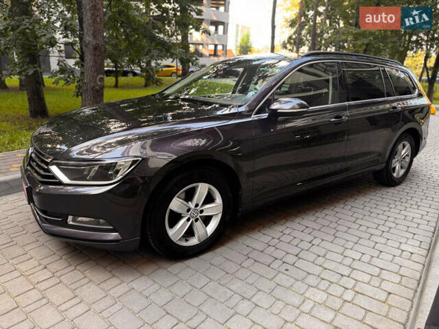 Серый Фольксваген Пассат, объемом двигателя 2 л и пробегом 200 тыс. км за 16500 $, фото 1 на Automoto.ua