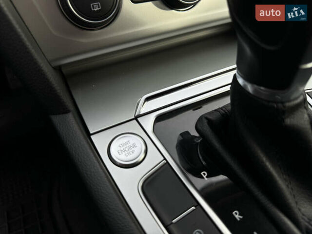 Серый Фольксваген Пассат, объемом двигателя 1.97 л и пробегом 207 тыс. км за 17300 $, фото 65 на Automoto.ua