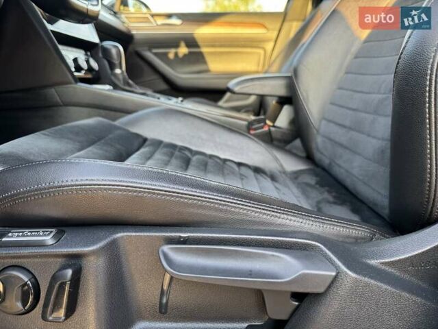 Серый Фольксваген Пассат, объемом двигателя 1.97 л и пробегом 209 тыс. км за 21600 $, фото 18 на Automoto.ua