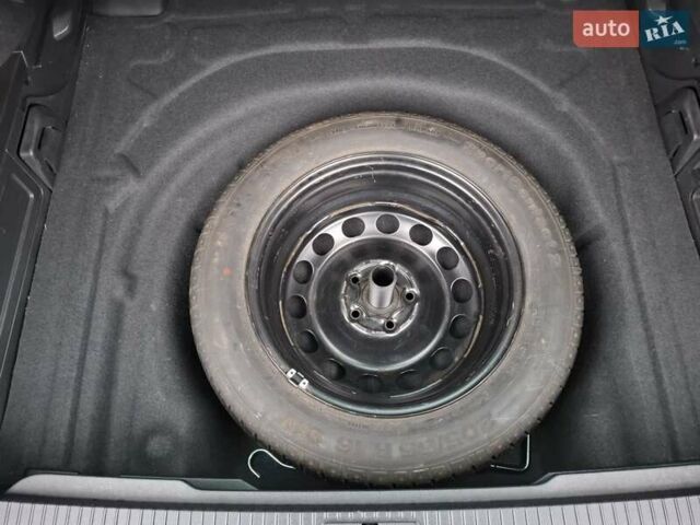 Серый Фольксваген Пассат, объемом двигателя 1.97 л и пробегом 214 тыс. км за 17400 $, фото 7 на Automoto.ua