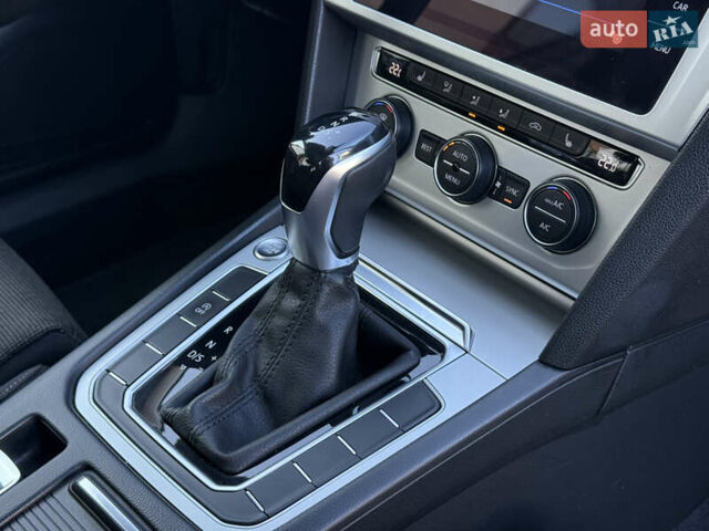 Сірий Фольксваген Пассат, об'ємом двигуна 1.97 л та пробігом 220 тис. км за 16800 $, фото 38 на Automoto.ua