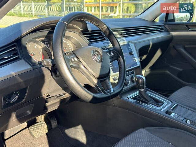 Серый Фольксваген Пассат, объемом двигателя 1.97 л и пробегом 176 тыс. км за 16800 $, фото 10 на Automoto.ua