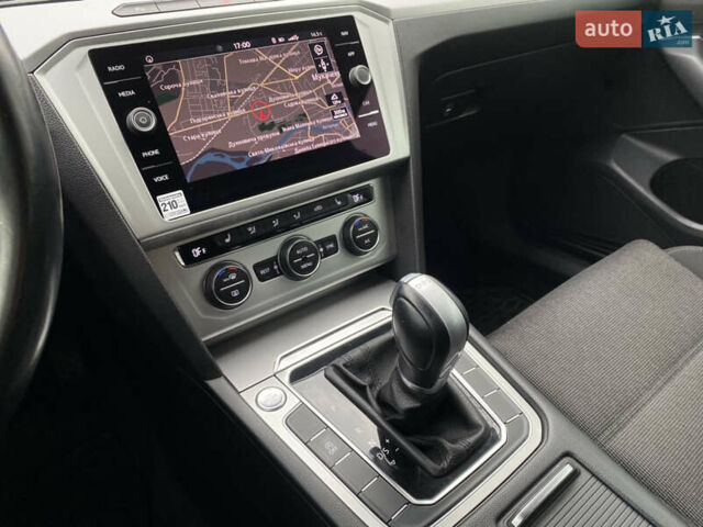 Серый Фольксваген Пассат, объемом двигателя 2 л и пробегом 241 тыс. км за 16900 $, фото 15 на Automoto.ua