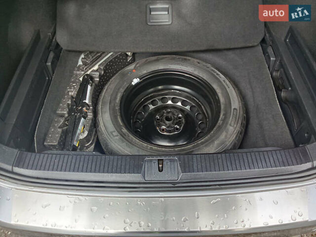 Серый Фольксваген Пассат, объемом двигателя 2 л и пробегом 315 тыс. км за 15500 $, фото 4 на Automoto.ua