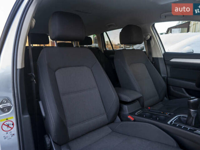 Сірий Фольксваген Пассат, об'ємом двигуна 1.6 л та пробігом 205 тис. км за 13600 $, фото 31 на Automoto.ua