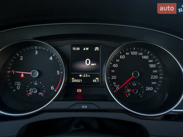 Сірий Фольксваген Пассат, об'ємом двигуна 1.6 л та пробігом 205 тис. км за 13600 $, фото 25 на Automoto.ua